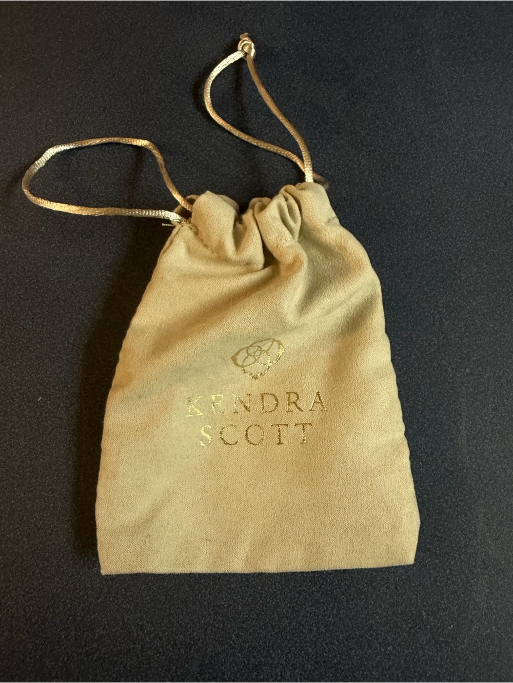 Kendra Scott Gold-tone Cheer Charm Pendant Necklace - Picture 3 of 3